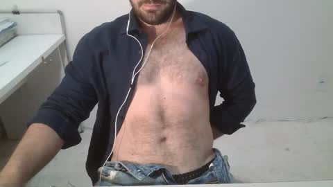Snapshot of danioli614 chatting on 11.25.25 Dani Oli online show from 11.25.25