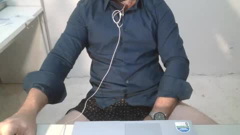 Snapshot of danioli614 chatting on 11.26.25 Dani Oli online show from 11.26.25