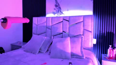 Dani Phonenix online show from 12.28.24