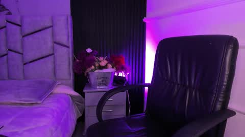 Dani Phonenix online show from 02.23.26