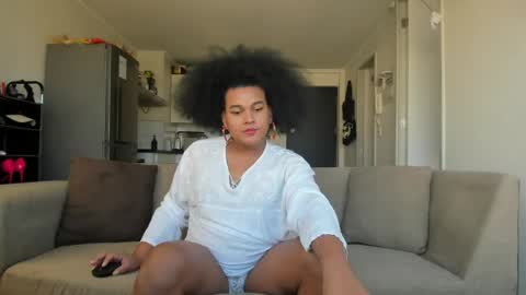 Snapshot of danisweet_ chatting on 04.28.26 dani online show from 04.28.26