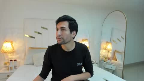 Snapshot of danloz chatting on 10.01.25 Vanilla Red online show from 10.01.25