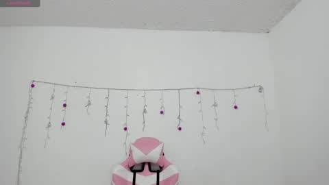 Snapshot of danna_1111 chatting on 12.09.24 danna online show from 12.09.24