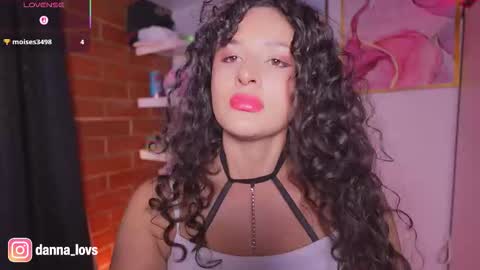 Snapshot of danna_lovs chatting on 09.25.25 Danna Lovs online show from 09.25.25