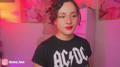 Danna Lovs online show from 11.12.25