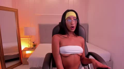 danna_palmeth online show from 10.23.25