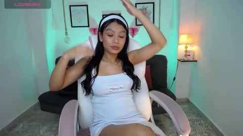 Snapshot of danna_rouse_ chatting on 02.15.26 Danna online show from 02.15.26