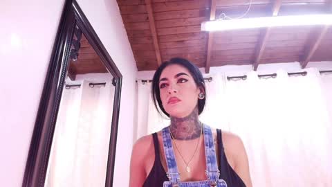 Snapshot of dannaberlin chatting on 01.11.25 Danna Berlin online show from 01.11.25