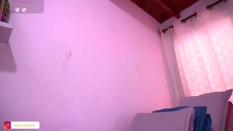 Snapshot of dannaberlin chatting on 10.10.25 Danna Berlin online show from 10.10.25