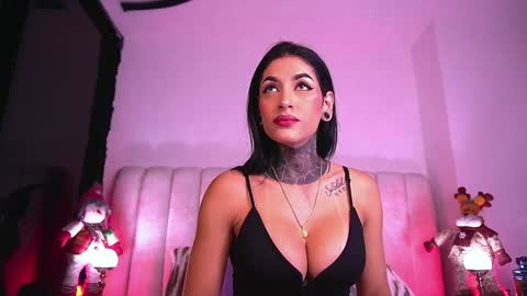 Snapshot of dannaberlin chatting on 11.08.25 Danna Berlin online show from 11.08.25