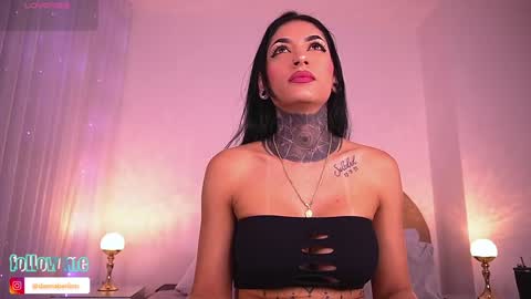 Snapshot of dannaberlin chatting on 11.15.25 Danna Berlin online show from 11.15.25