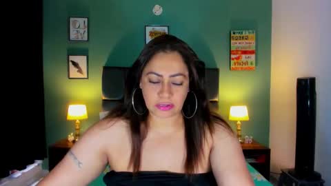 Snapshot of dannaboobsx chatting on 02.08.26 Hilary online show from 02.08.26