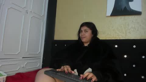 Snapshot of dannagarza chatting on 02.09.25 Danna Garza online show from 02.09.25