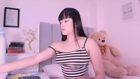 Snapshot of dannahyde chatting on 05.19.26 Insta DannaBlueX online show from 05.19.26