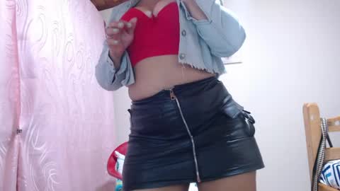 dannamomcerratt online show from 04.25.26