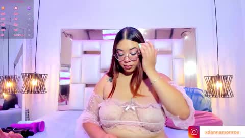 Snapshot of danniamonroee chatting on 09.23.25 Danna Monroe online show from 09.23.25