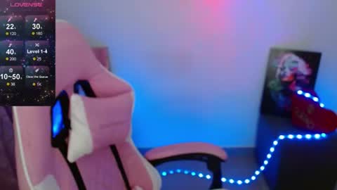 Snapshot of dannie_sofie chatting on 06.22.26 Maddisoon online show from 06.22.26