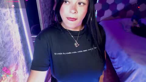 Snapshot of danniela_james chatting on 06.23.26 danna online show from 06.23.26