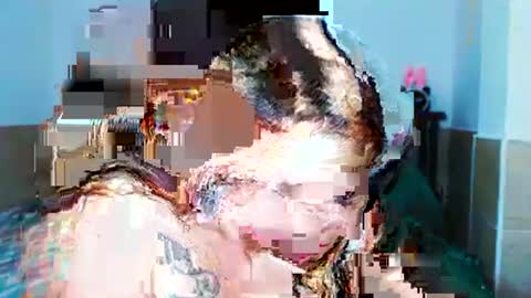 Snapshot of dannieparis chatting on 02.26.25 sweetfontaine69 online show from 02.26.25
