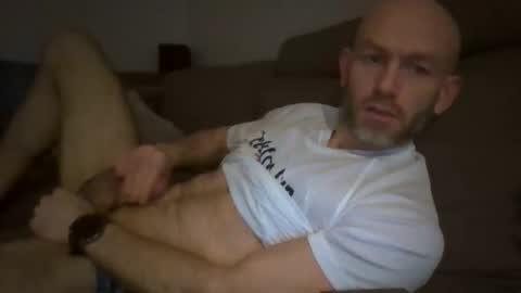 Snapshot of danny81boy chatting on 02.10.25 danny81boy online show from 02.10.25
