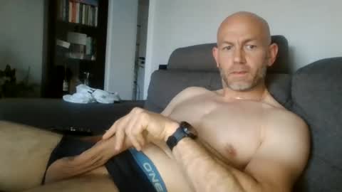 Snapshot of danny81boy chatting on 06.25.26 danny81boy online show from 06.25.26