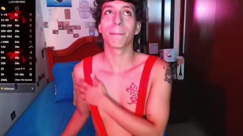 Snapshot of danny__phantom chatting on 11.19.25 phantom555 online show from 11.19.25