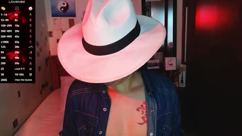 Snapshot of danny__phantom chatting on 12.15.25 phantom555 online show from 12.15.25