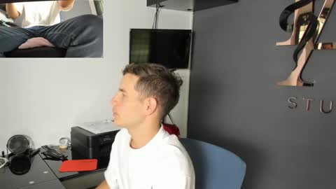 danny_and_lara online show from 09.25.25