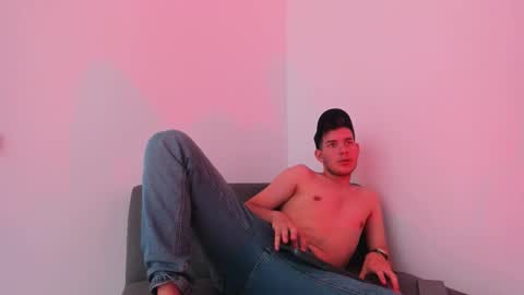 danny_and_lara online show from 10.14.25