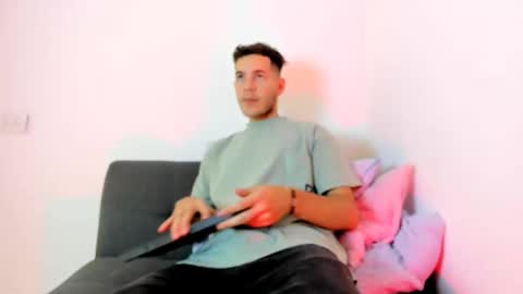 danny_and_lara online show from 10.26.25