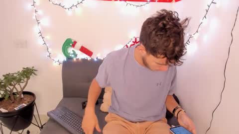 danny_and_lara online show from 11.24.25