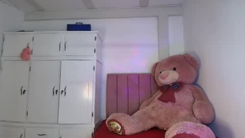 danny_cam1423 online show from 02.26.25