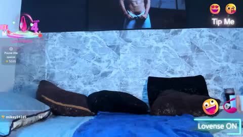 Snapshot of danny_wilson1 chatting on 10.13.25 Danny Willson online show from 10.13.25