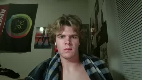 Snapshot of dannybush chatting on 09.12.25 dannybush online show from 09.12.25