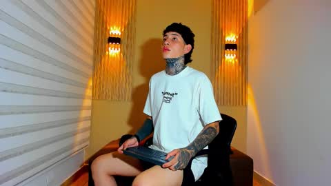 Snapshot of dante_armstrong chatting on 11.08.25 dante_armstrong online show from 11.08.25