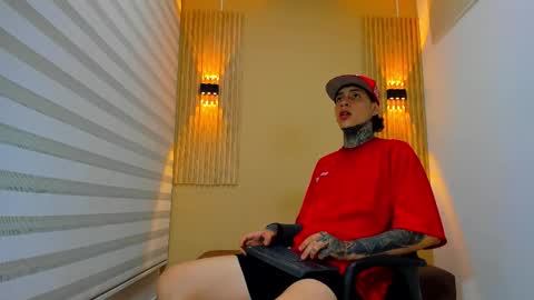 Snapshot of dante_armstrong chatting on 11.10.25 dante_armstrong online show from 11.10.25