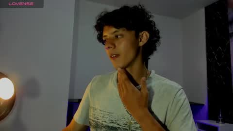 Snapshot of dante_browwn chatting on 05.26.26 dante_browwn online show from 05.26.26