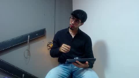 Snapshot of dantebrown11 chatting on 09.09.25 Dantes Infierno online show from 09.09.25