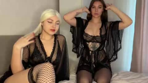 Snapshot of danteetbeatrix chatting on 02.22.26 DanteetBeatrix online show from 02.22.26