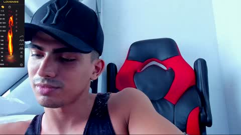 Snapshot of danterouxx chatting on 01.28.25 Dante online show from 01.28.25