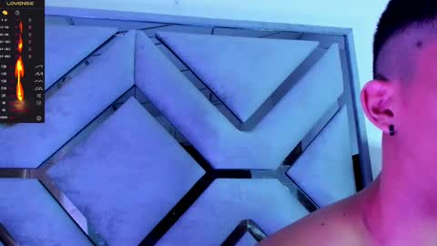 Snapshot of danterouxx chatting on 02.16.25 Dante online show from 02.16.25