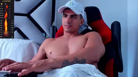 Snapshot of danterouxx chatting on 03.12.25 Dante online show from 03.12.25