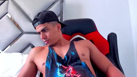 Snapshot of danterouxx chatting on 10.02.25 Dante online show from 10.02.25