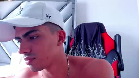 Snapshot of danterouxx chatting on 10.08.25 Dante online show from 10.08.25