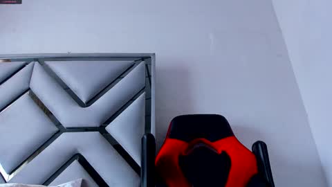 Snapshot of danterouxx chatting on 10.27.25 Dante online show from 10.27.25