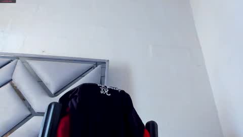 Snapshot of danterouxx chatting on 12.05.25 Dante online show from 12.05.25