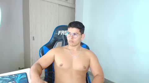 Snapshot of dantraxx chatting on 01.22.25 Dantraxx online show from 01.22.25