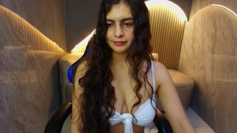 Snapshot of dany_r_ chatting on 10.25.25 Dany online show from 10.25.25