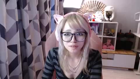 Snapshot of danyelleeyermann chatting on 06.25.26 danyelleeyermann online show from 06.25.26