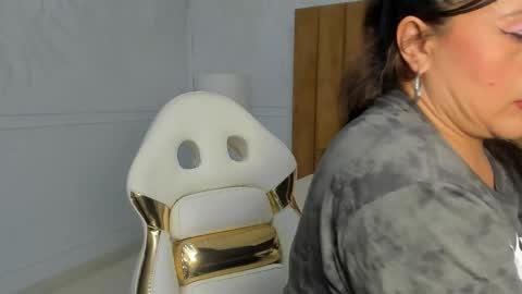 Daphne online show from 01.25.25